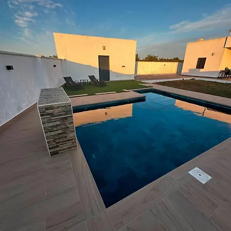 Piscina Privada Con Cascada