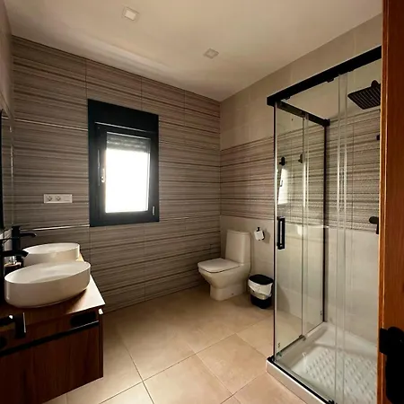 Piscina Privada Con Cascada *